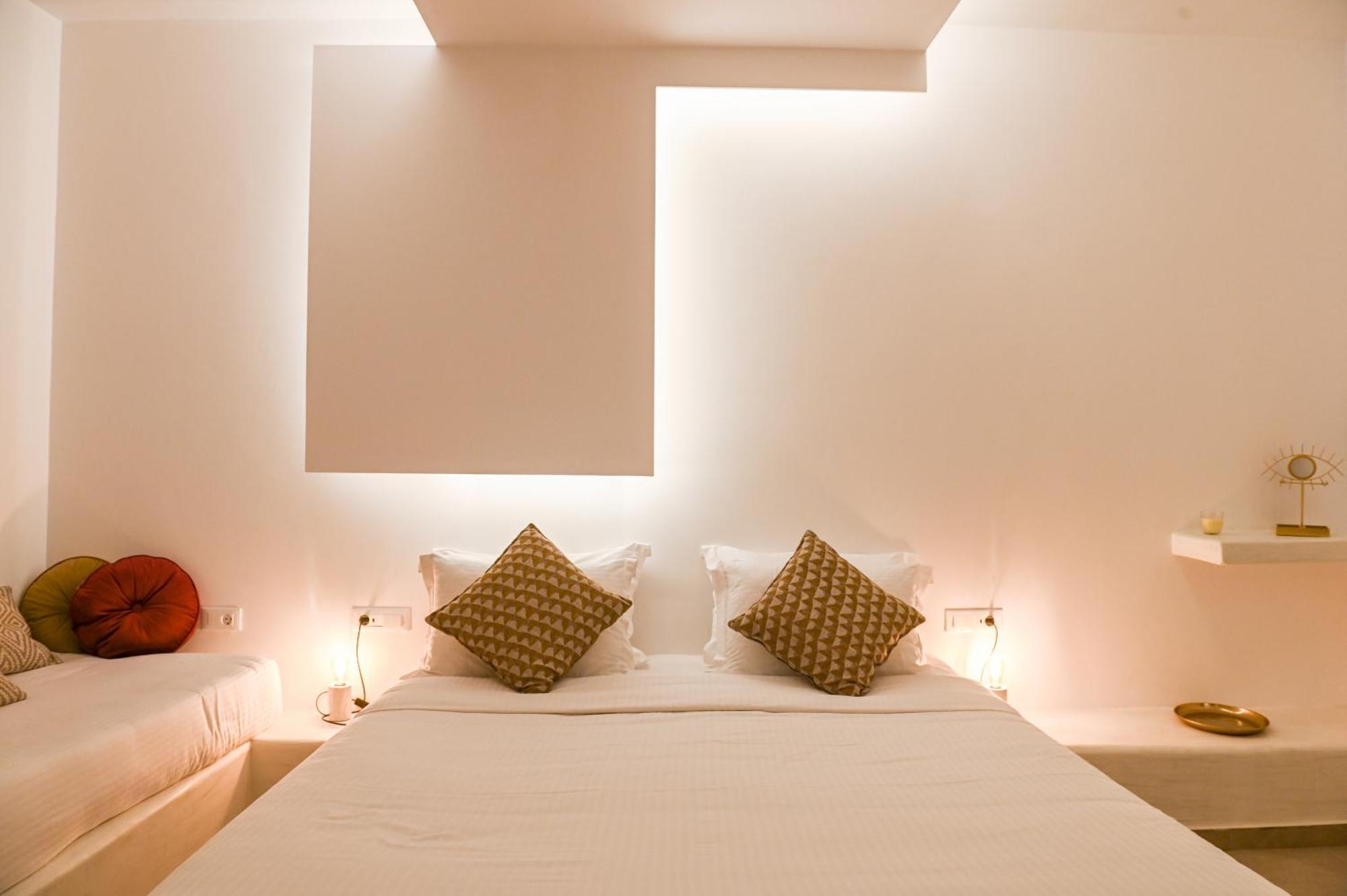 White Curves Santorini Bed & Breakfast Akrotiri  Exterior photo